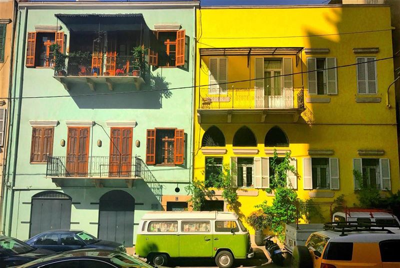 بلبوس فستاني الاصفر ولا فستاني  الاخضر؟ 💛💚 houses  apartment  colors ... (Beirut, Lebanon)