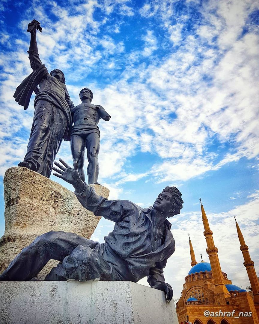 بمجدك إحتميتبترابك الجنّة...عَ إسمك غنّيتعَ إسمك رح غنّي... statue ... (Beirut, Lebanon)