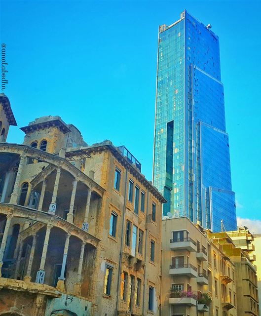 بين الماضي المتواضع والحاضر الجبّار 👌👌 بيروت beirut  building ... (Beirut, Lebanon)