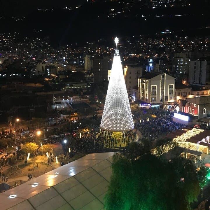  جونيه تضيء شجرة الميلادأضاءت مدينة جونيه شجرة عيد الميلاد بحضور فعاليات...