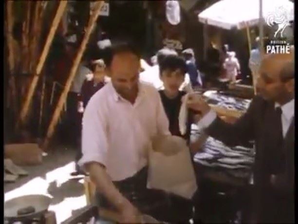 داخل أسواق بيروت الشعبية القديمة سنة 1972