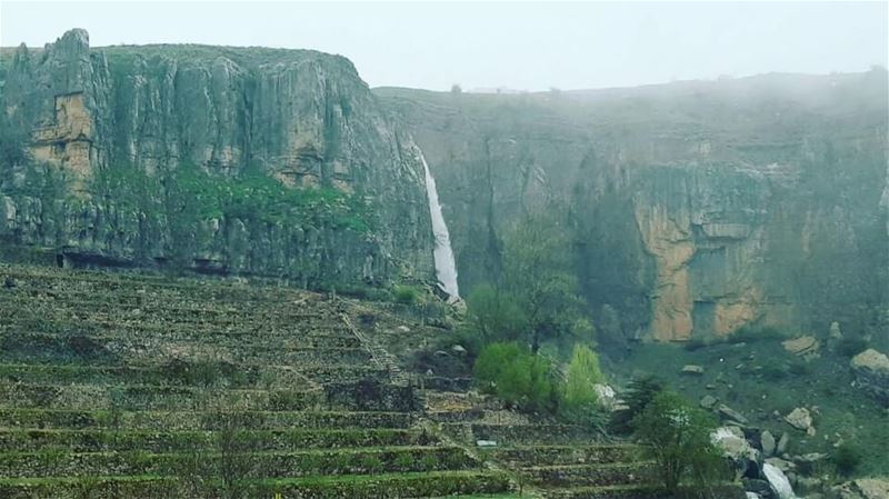 سبت النور الساعة ٦ صباحا شلال نبع اللبن - فاريا  faraya  waterfall ... (Faraya, Mont-Liban, Lebanon)