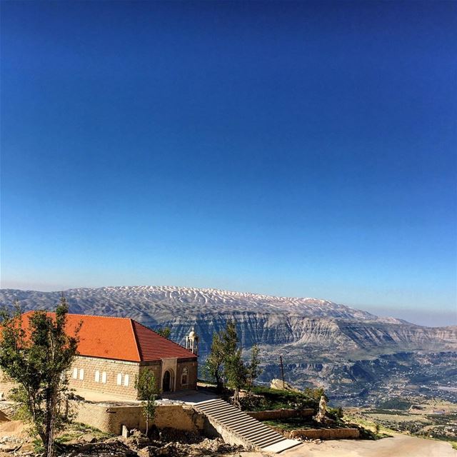 سيدة القرن ⛰🇱🇧 lebanon  lebanon_hdr  lebanon_hd  peak  mountains ... (Saydet Al Karen-Laklouk)