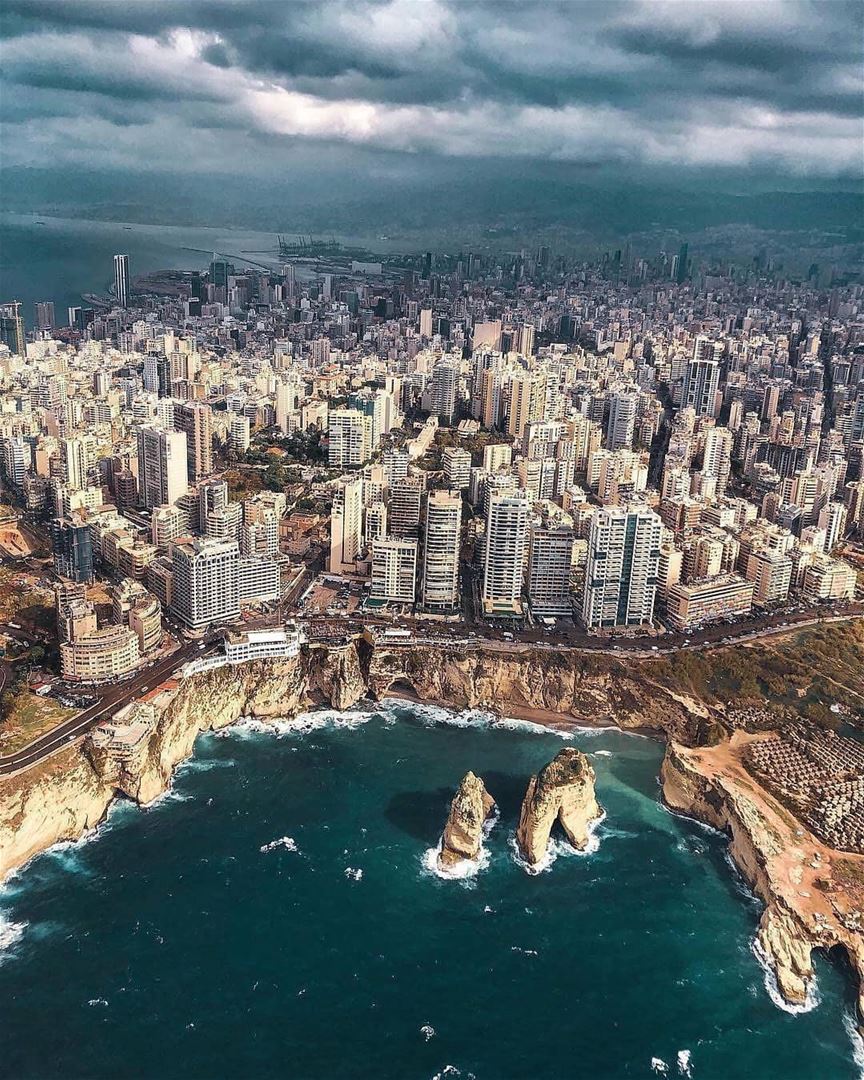 صباح الخير من بيروت 😍Photo taken by @geografiageral・・・Beirute - Líbano... (Beirut, Lebanon)