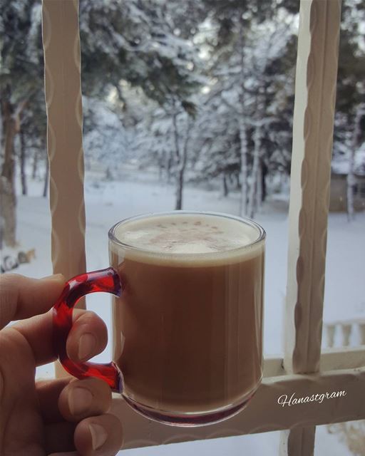 صباح بارد ......سأبدأ يومي بك ....وأخط إسمك على صفحات الثلج .....وأصنع قهو