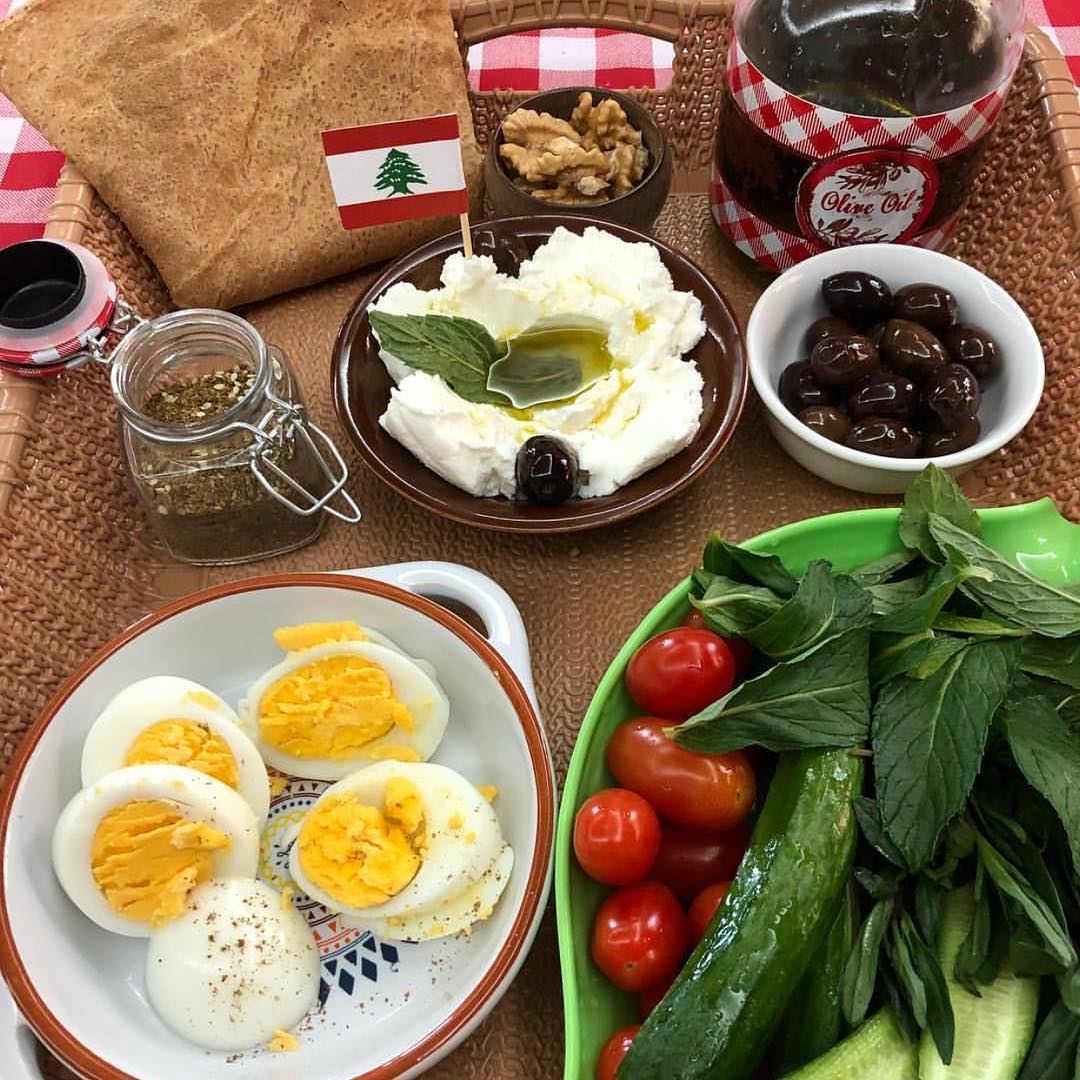 في أطيب من ترويقة الضيعة؟ 😍 The Lebanese breakfast is made only for... (Lebanon)