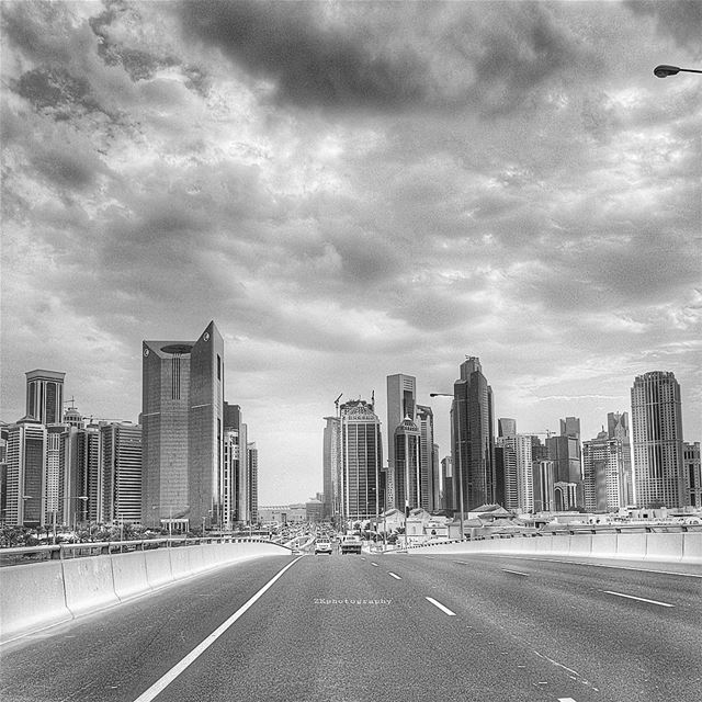 في الطريق اليك.. لا تخف ان تأخر قلبي عليك.. 😊❤ * bnw  bnw_captures ... (Doha)