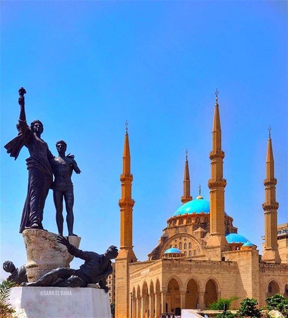 كل عام و أنتم بخير عيد أضحى مبارك على الجميع بالصحة و العافية لبلداننا 🕌 ع (Beirut, Lebanon)