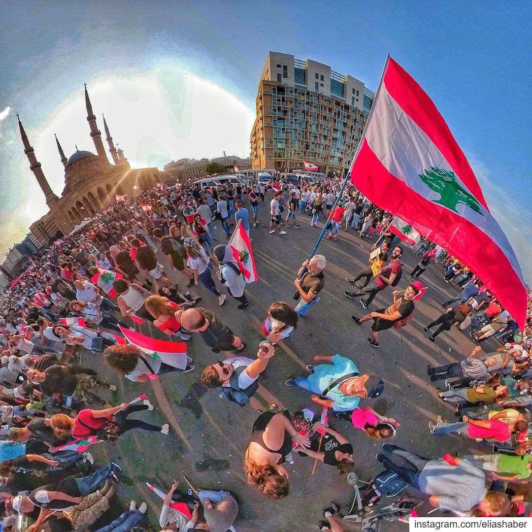  كلنا_للوطن 🇱🇧  كلنا_للعلم (Martyrs' Square, Beirut)