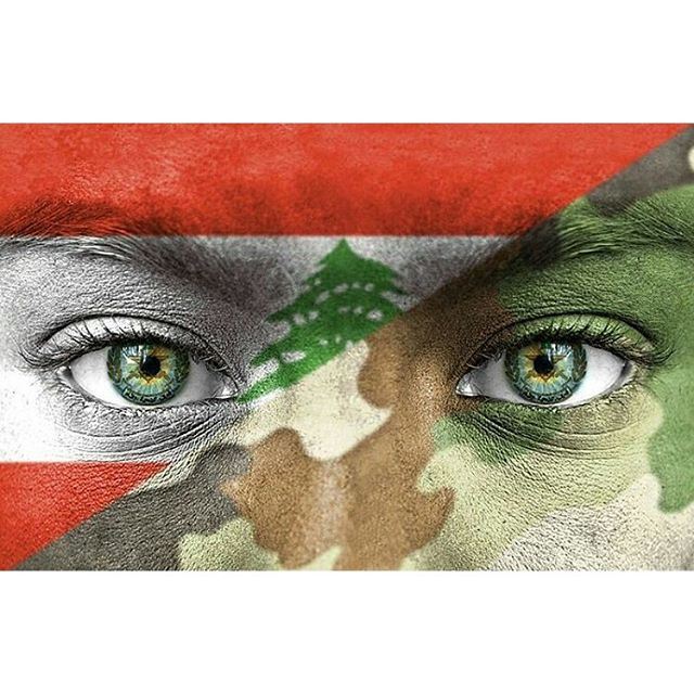 كلنـا للوطـن للعـلى للعـلم  ملء عين الزّمن سـيفنا والقـلم (Beirut, Lebanon)