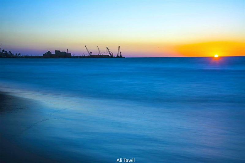 كوني البحرَ والميناءْ🌅 sunset  sea  beautiful  port  sunset_ig  blue ... (Saïda, Al Janub, Lebanon)