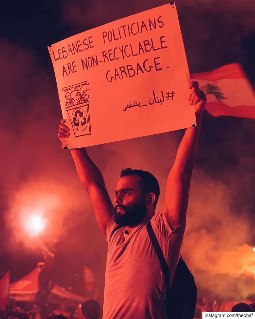  لبنان_ينتفض... beirut  lebanon  livelovebeirut  lebanonspotlights ... (Beirut Lebanon - لبنان.بيروت)
