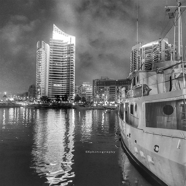 لم نفترق . لكننا لن نلتقي أَبداً *Mahmoud Darwish * bnw  bnw_captures ... (Beirut, Lebanon)