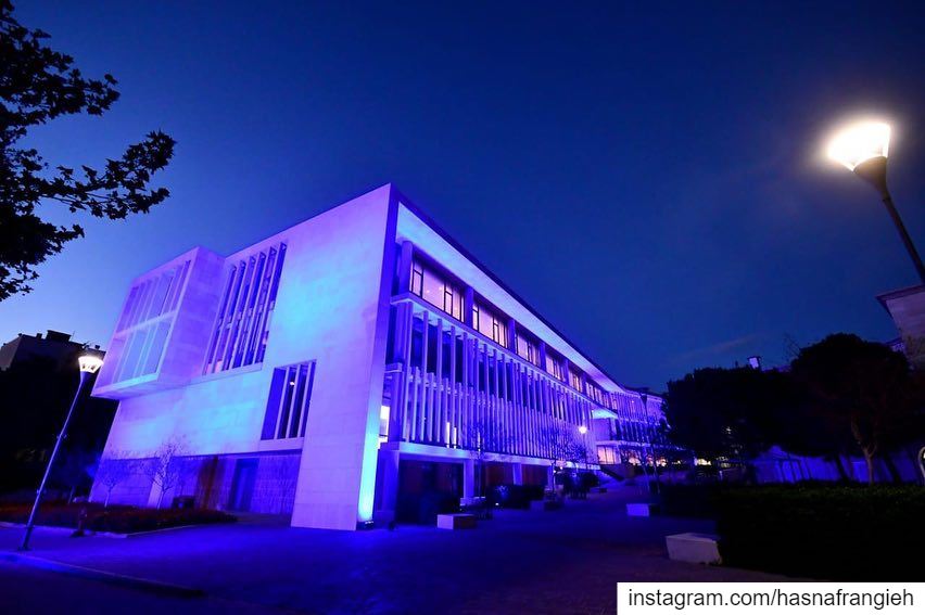 - لمناسبة شهر التوحد العالمي اختار « my Club Balamand »  اضاءة مبنى عصام فا (University of Balamand - UOB)
