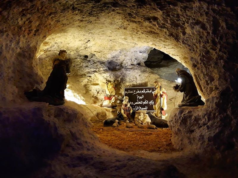 مغارة سيدةالمنطرة _مغدوشة ☄🕯 christmastime  cave  magdouche ... (Maghdoûché, Liban-Sud, Lebanon)