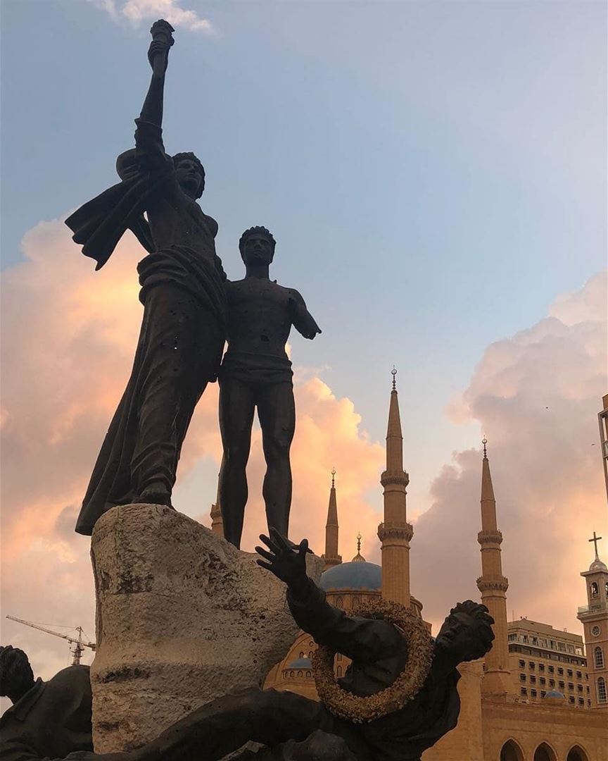 من قلبي سلام .. ل بيروت.. beirut  sunset  martyrsquare  insta_lebanon ... (Beirut, Lebanon)