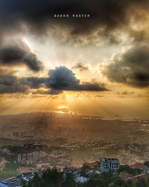 ..وحين أحدّق فيكأرى مدنا ضائعةأرى زمنا قرمزياأرى سبب الموت و الكبرياءأر (Beit Meri, Mont-Liban, Lebanon)