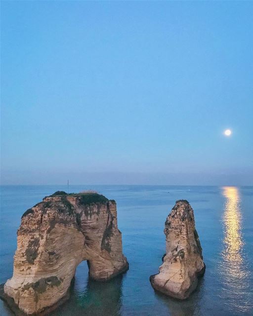 يا قمر على دارتنا 💙🌝🎼💫________________________________________... (Beirut, Lebanon)