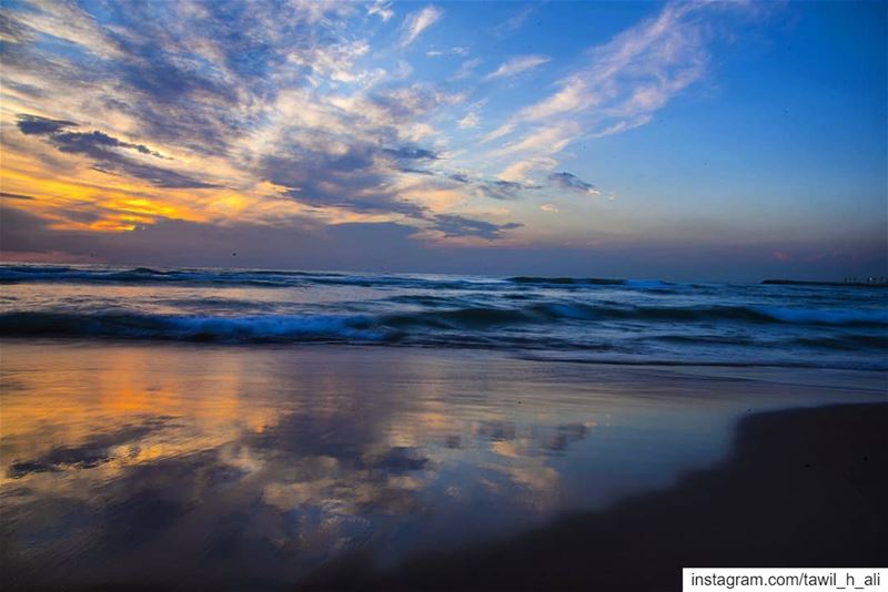 ⛅️ sunset  sunsetlovers  beach  reflection  beautiful  picoftheday ... (Ramlat Al Bayda', Beyrouth, Lebanon)