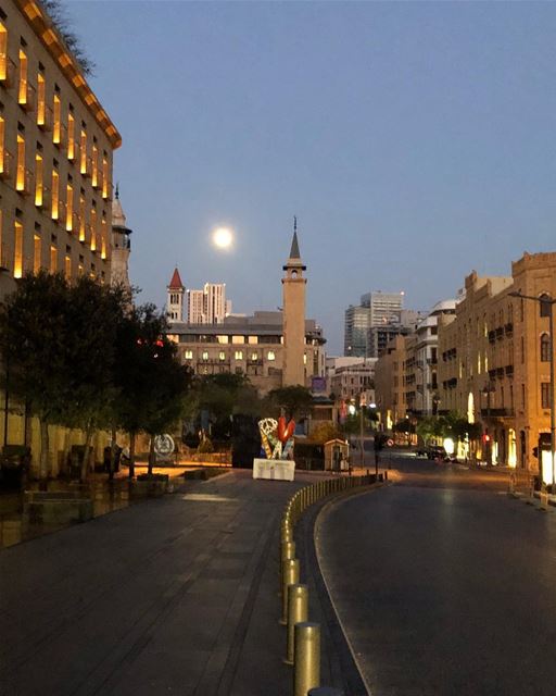 🕌 🌚 ⛪️ supermoon  ig_nordnorge  wolfmoon  moon  space  2018  superluna ... (Downtown Beirut)