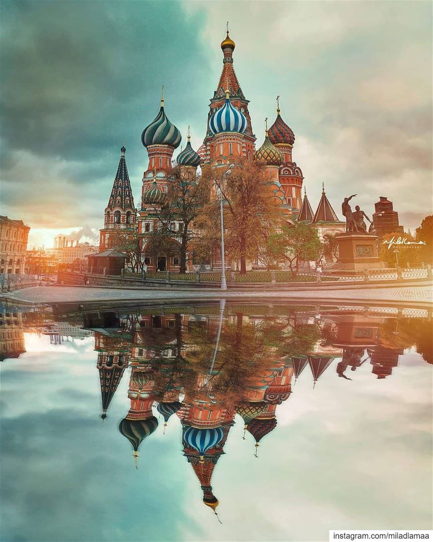 🌏 🏞️ 🇷🇺 🍁ما هذا يا موسكو ! يا لك من لوحة ، فيك تتكامل كل القصص وبك ت (Moscow, Russia)