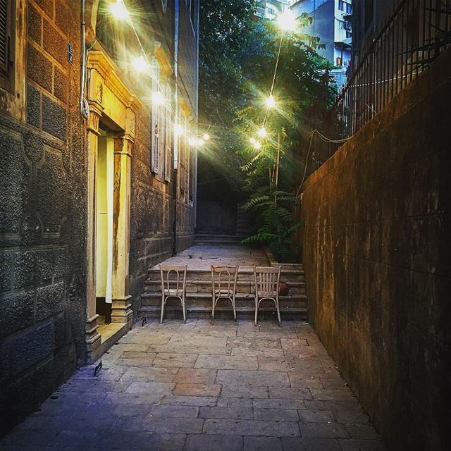 1,2,3...Lune 🌙  night  picoftheday  photooftheday  lbl  happiness  happy ... (Mar Mikhael, Beirut)