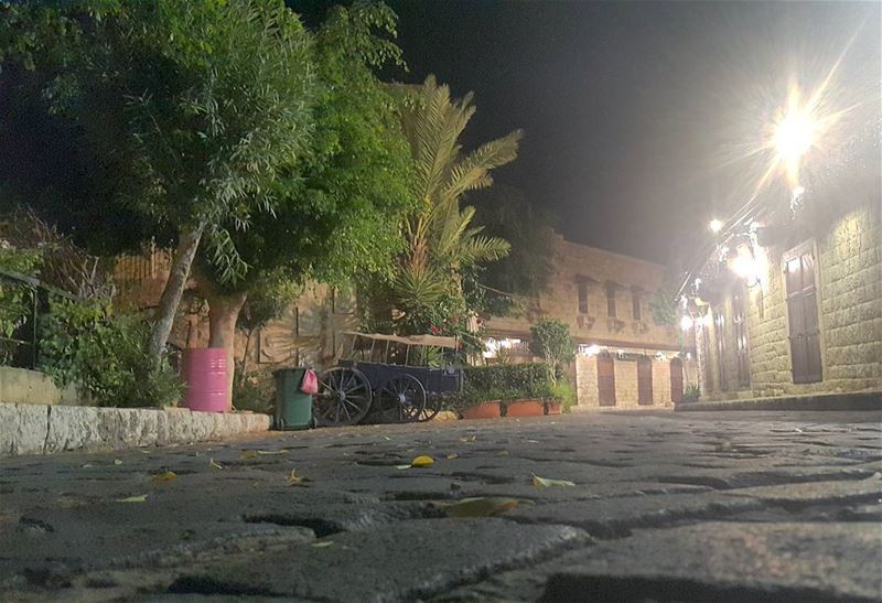 100% LebaneseZouk Souks lebanon  desertroad  emptystreets  traditional ...