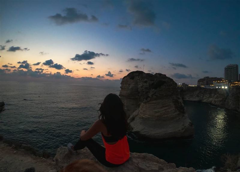 18:52 🌅 (Pigeon Rock Beirut.)