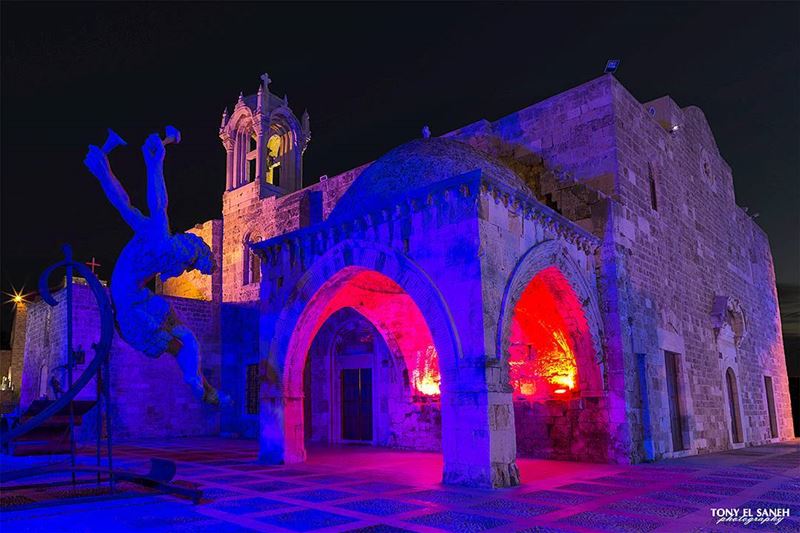  2016  lebanon  jbeil  byblos  sunset  sunrise_sunsets_aroundworld  moon ... (St Jean Marc Church, Byblos)