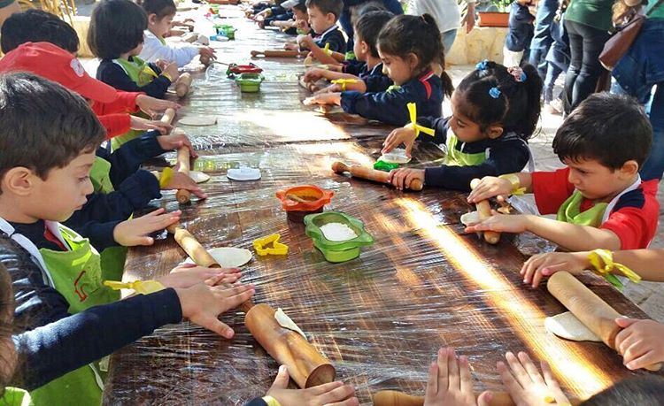 Kids Making Man2ouchi in Batroun