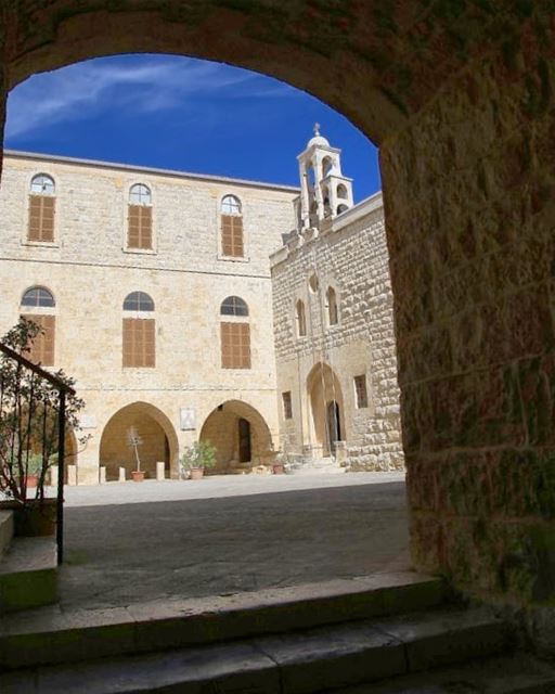 _________________________________________ libanon church jesuschrist... (Kfarhay)