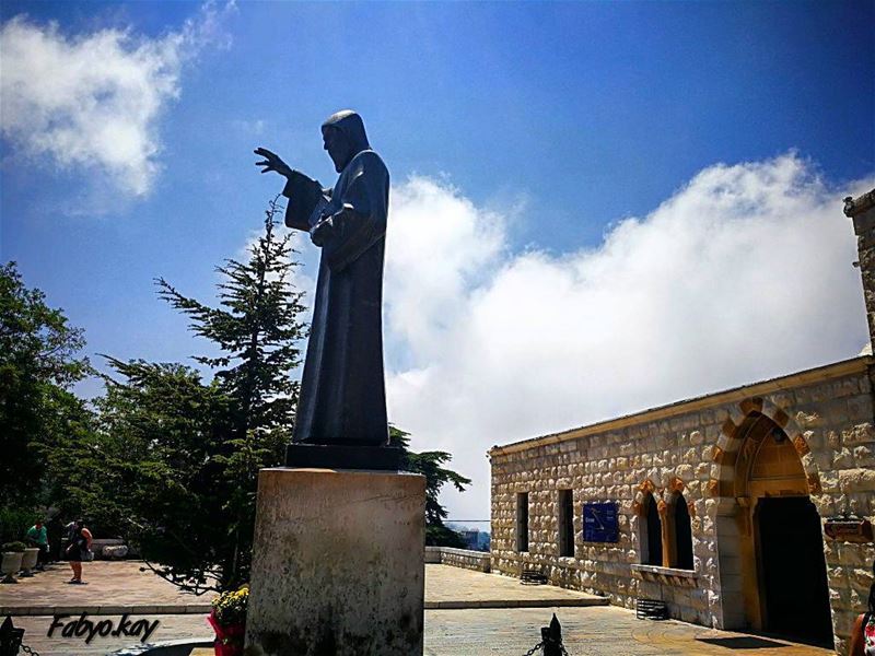 ________________________________________________يا مار شربل يا قديس المعجز (Saint Charbel)