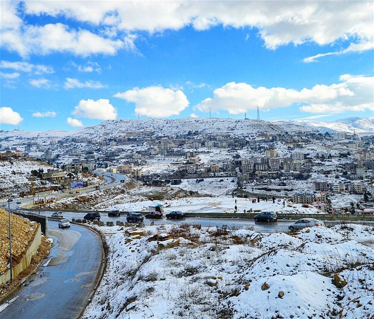 A beautiful new beginning ❤❤❄❄ happynewyear  welcome2017 ... (Somewhereinlebanon)