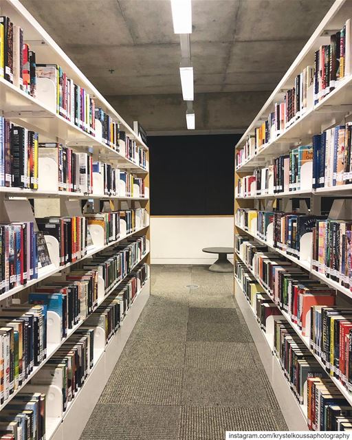 A beautiful place with thousands of books, open to everyone! 📚 (and my... (Grande Bibliothèque)