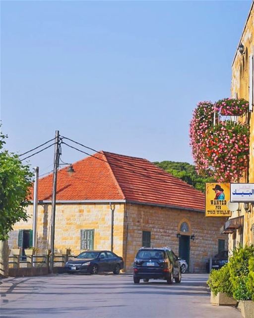 A bend in the road is not the end of the road... unless you fail to make... (Broummâna, Mont-Liban, Lebanon)