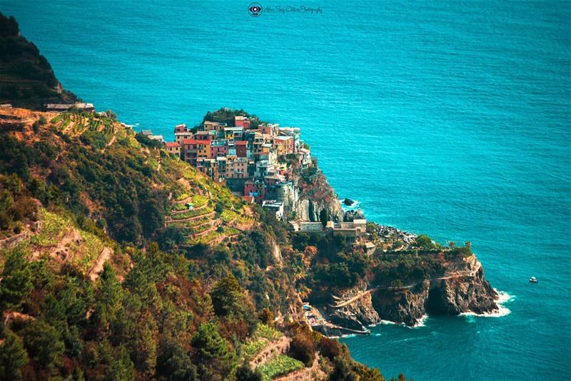 A breath taking view from Cinq Terre - Italy. مشهد يحبس الأنفاس من منطقة س