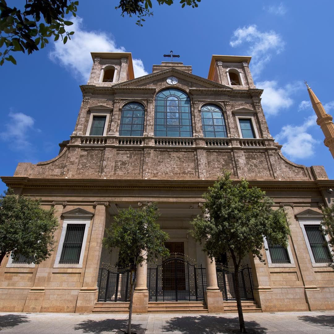 A Catedral Maronita de São Jorge, em Beirute, é a mais importante igreja... (Saint George Maronite Cathedral, Beirut)