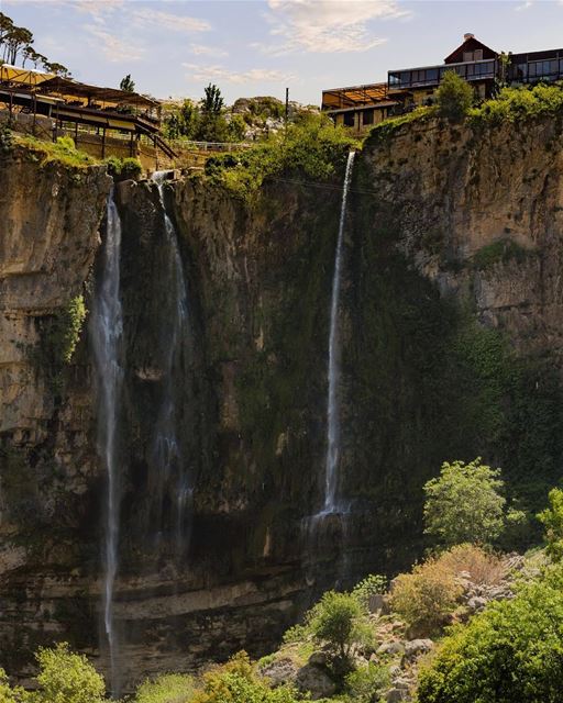 A cidade de Jezzine é famosa por suas lindas cachoeiras. O topo do... (Jezzîne, Al Janub, Lebanon)