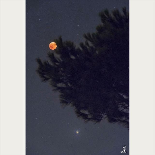 A closer view to the Moon & Mars!!... (Dhoûr Ech Choueïr, Mont-Liban, Lebanon)