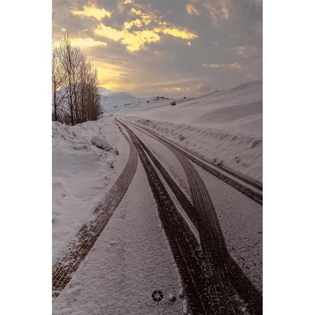 A cold Sunrise From Hadath El Jobbeh, a great village 😬😬😬😬😬 @liveloveh