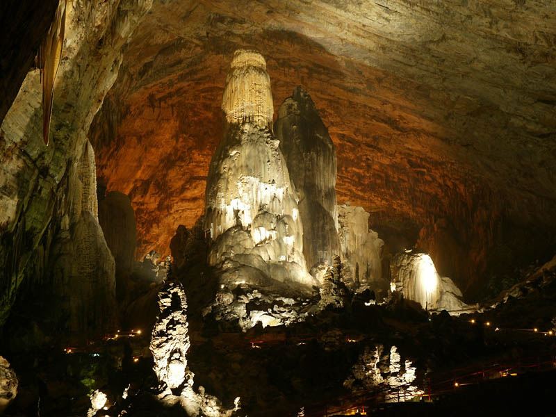 A Collection of Pictures From Jeita Grotto