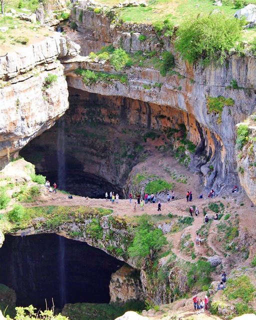 A famosa Caverna da Três Pontes em Tannourine, mais um espetáculo da... (Tannourine - Balou' Balaa)