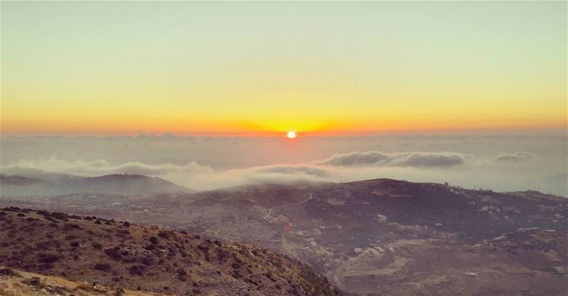 A fascinating sunset to watch 🌅 WOW  Sunset  Lebanon  Lebanese  ... (Bkaa Safreïn, Liban-Nord, Lebanon)