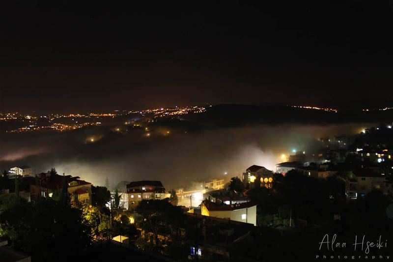 A Foggy Night ☁️... Hseiki  Lebanon  baissour  livelovebeirut ... (Baïssoûr, Mont-Liban, Lebanon)
