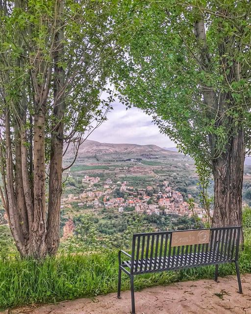 A framed view of  kfarsghab from  ehden 💚Kfarsghab is located in the ... (Ehden, Lebanon)