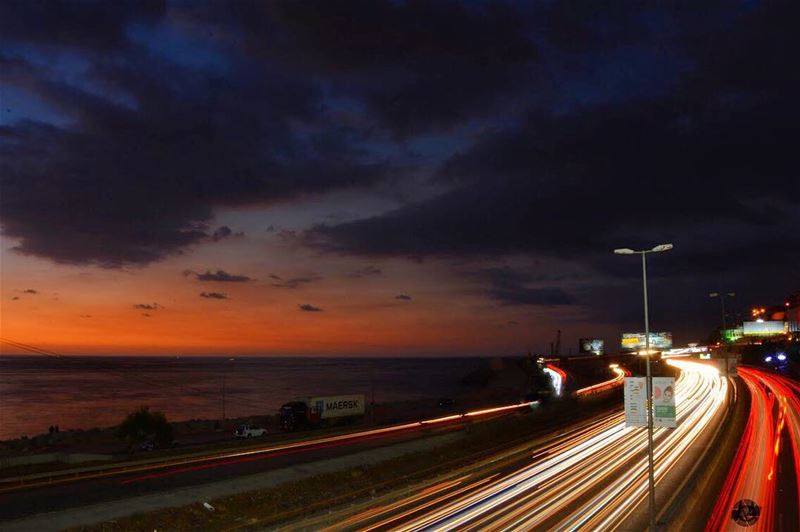 A frozen moment in time.  citylights  night  nightphotography  photograph...