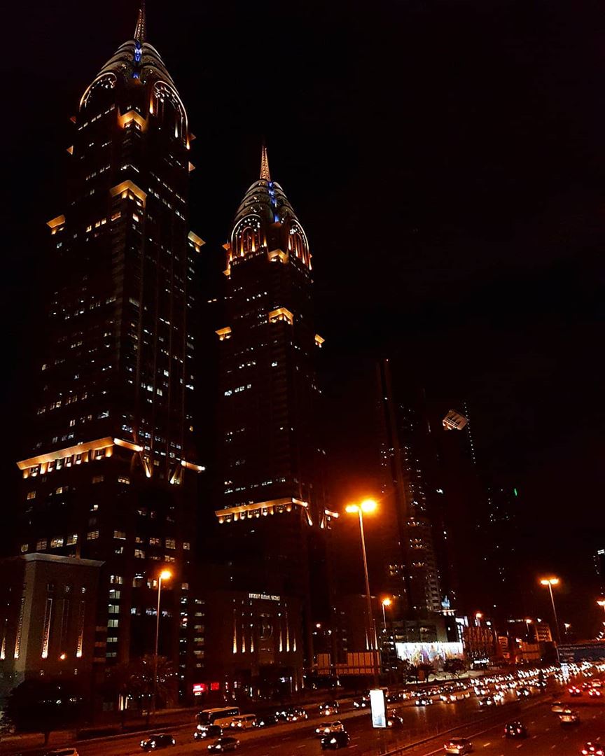 ... a glimpse of Sheikh Zayed road at night 🌃------.. photography ... (Dubai, United Arab Emirates)