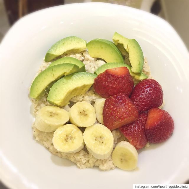A healthy breakfast with an easy recipe 😍Oat meal with fruits is high in...