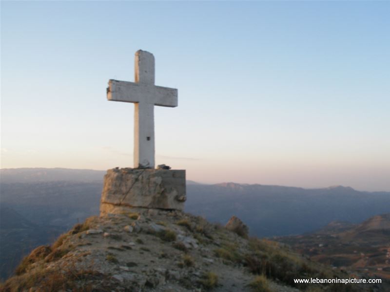 A Hike Between Akoura and Laqlouq