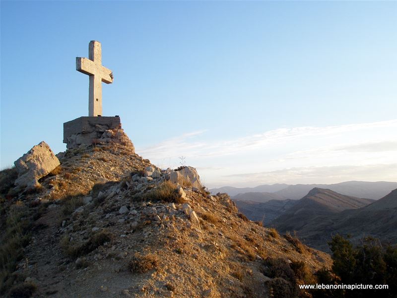 A Hike Between Akoura and Laqlouq